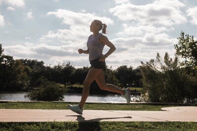 Garmin Forerunner 165 Music, Mist Gray/Whitestone