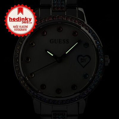Guess Three Of Hearts GW0657L1