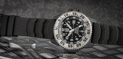 Luminox Mil Spec Inspired XL.3351.1.SET (+ náhradní řemínek)