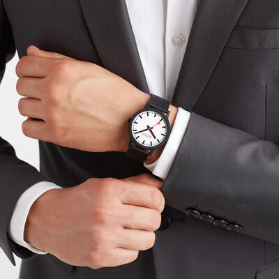 Mondaine Essence Quartz MS1.41110.RB