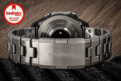 Garmin Fenix 8 AMOLED 47 mm, Exclusive Titanium Graphite Titanium Band (Premium) (+ náhradní řemínek)