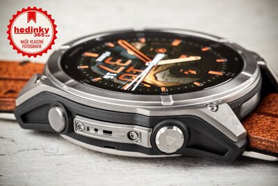 Garmin Fenix 8 AMOLED 51 mm, Exclusive Titanium Graphite Brown Leather Band (Premium) (+ náhradní řemínek) (rozbalené)