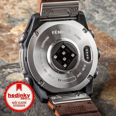Garmin Fenix 8 AMOLED 51mm, Exclusive Titanium Graphite Brown Leather Band (Premium) (+ náhradní řemínek)