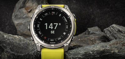 Garmin Fenix 8 SOLAR 51 mm, Sapphire Graphite Titanium Yellow Band (rozbalené)