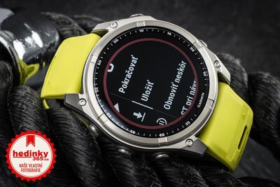 Garmin Fenix 8 SOLAR 51 mm, Sapphire Graphite Titanium Yellow Band (rozbalené)