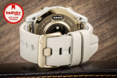 Garmin Fenix 8 AMOLED 43 mm, Sapphire Soft Gold Stainless Steel Fog Gray Limestone Leather Band (Premium) (+ náhradní řemínek)