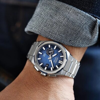 Seiko Astron Solar GPS SSJ023J1 Sun