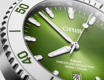 Oris Aquis Date Taste of Summer Automatic 01 733 7787 4137-07 8 22 04PEB
