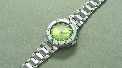 Oris Aquis Date Taste of Summer Automatic 01 733 7787 4137-07 8 22 04PEB