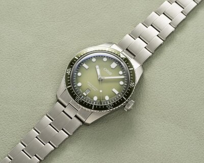 Oris Divers Sixty-Five Date Automatic 01 733 7707 4057-07 8 20 18