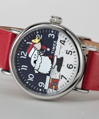 Timex Weekender x Peanuts Snoopy Santa TW2W44400