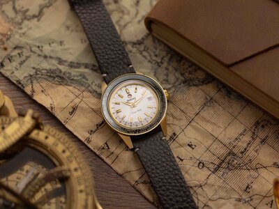 Rado Captain Cook Over-Pole R32193018 Limited Edition 1962 pcs (+ náhradní řemínek a cestovní pouzdro)
