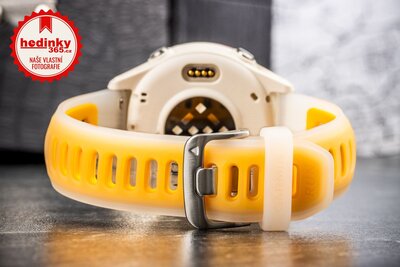 Garmin Forerunner 570 (42 mm), Raspberry, Bone/Mango