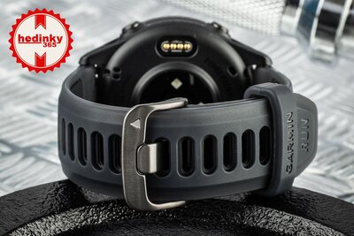 Garmin Forerunner 570 42mm, Slate Gray, Translucent Black