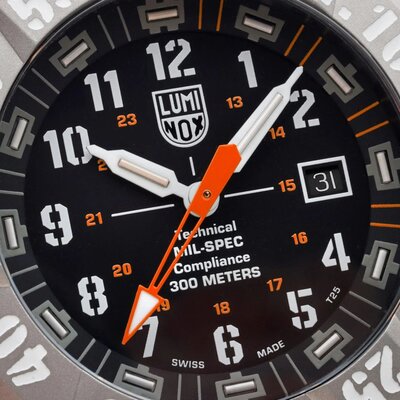 Luminox Mil Spec XL.3359.SET (+ náhradní řemínek)