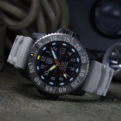 Luminox Mil Spec XL.3359.SET (+ náhradní řemínek)