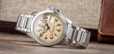 Festina Swiss Made Field 20081/1 (+ 2 náhradní řemínky)