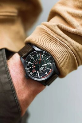 Fortis Flieger F-43 Triple-GMT Automatic COSC Chronometer F4260004 Limited Edition 100pcs (+ náhradní řemínek)