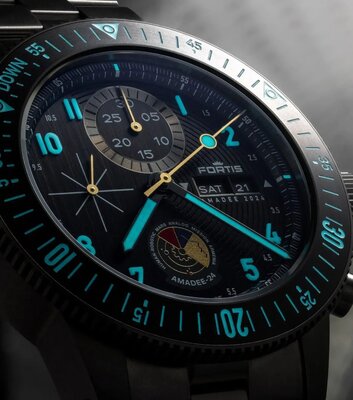 Fortis Novonaut N-42 Automatic Chronograph Amadee-24 F2040016 Limited Edition 100pcs (+ náhradní řemínek)