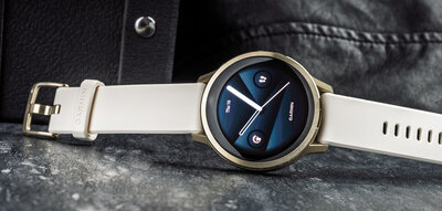 Garmin Venu 4 41mm Lunar Gold / Light Sand, Leather Band (+ náhradní řemínek)