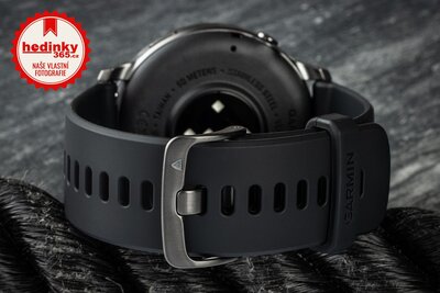 Garmin Venu 4 45mm Slate / Black Silicone Band