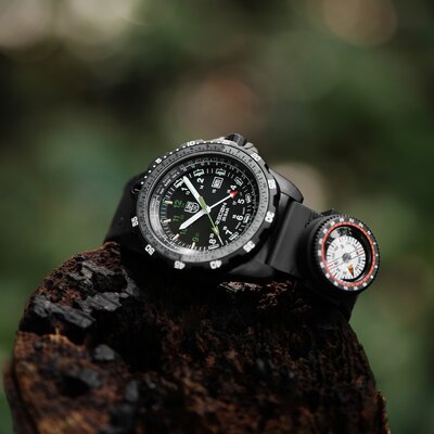 Luminox Land Recon Nav Spec XL.8837.SET (+ náhradní řemínek)