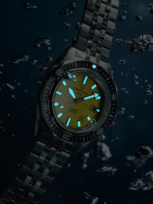 Certina DS Super PH2000M Automatic Powermatic 80 C050.607.44.361.02 (+ náhradní řemínek)
