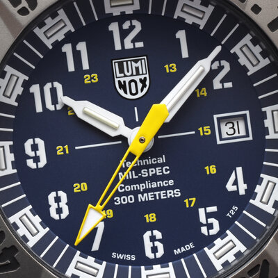 Luminox MIL-SPEC XL.3355.SET (+ náhradní řemínek)