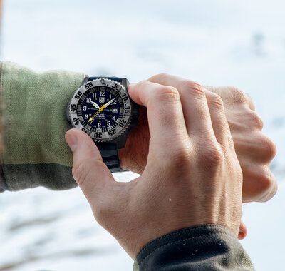 Luminox MIL-SPEC XL.3355.SET (+ náhradní řemínek)