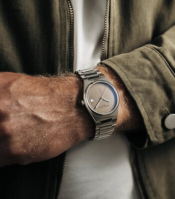 Frederique Constant Highlife Automatic FC-303LBR3NH26 Légion Étrangère Limited Edition 888pcs (+ 2 náhradní řemínky)