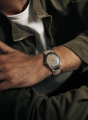 Frederique Constant Highlife Automatic FC-303LBR3NH26 Légion Étrangère Limited Edition 888pcs (+ 2 náhradní řemínky)