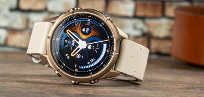 Garmin Fenix 9 Pro AMOLED 43mm, inReach, Autumn Gold Titanium/Bone (Premium) (+ náhradní řemínek)