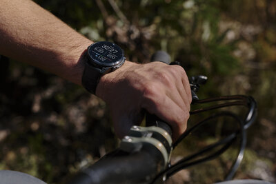Garmin Fenix 9 Pro AMOLED 43mm, inReach, Carbon Gray DLC Titanium Black/Pebble Gray