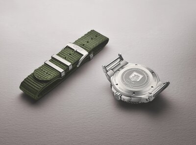 Oris Aquis Social Club Edition II Automatic Date 01 733 7789 4121-Set
