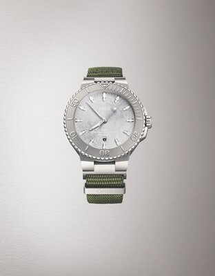 Oris Aquis Social Club Edition II Automatic Date 01 733 7789 4121-Set