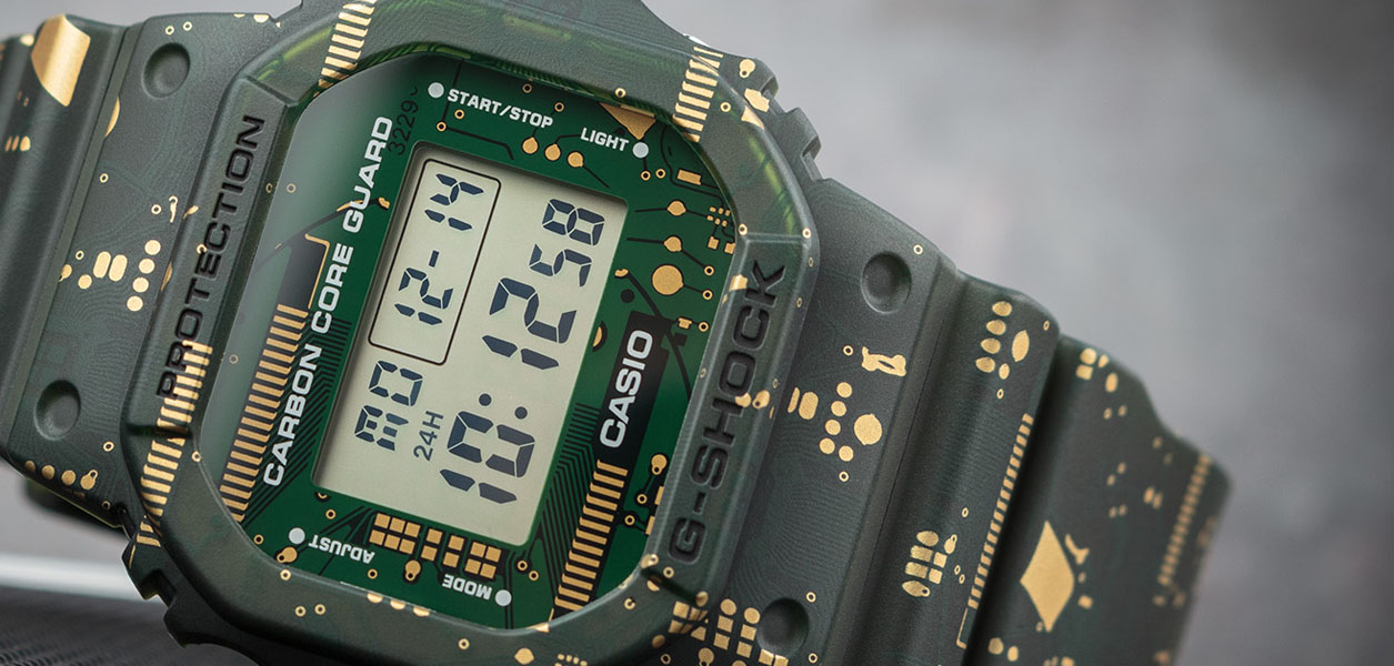 Casio G-Shock Original DWE-5600CC-3ER Carbon Core Guard Circuit Board  Camouflage Series (náhradní luneta a řemínky)